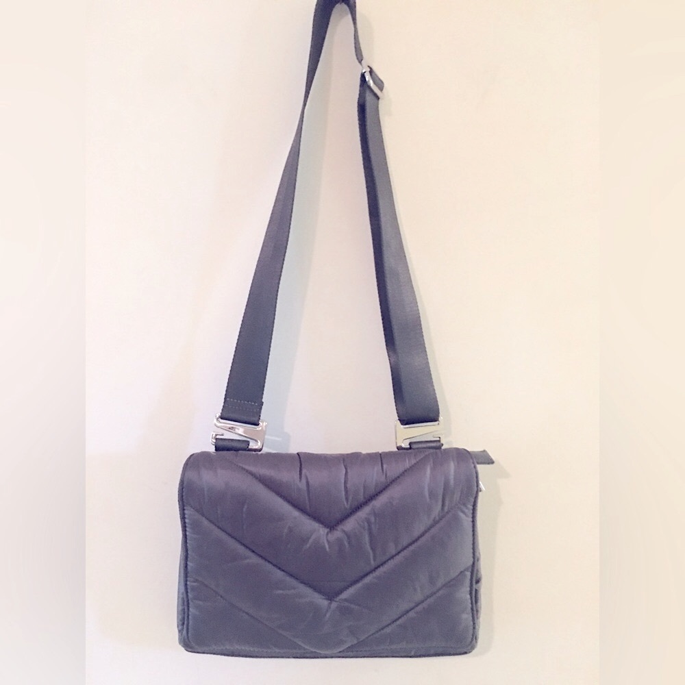Caraa & Athleta Puffer Crossbody Bag / Dark Grey Gem